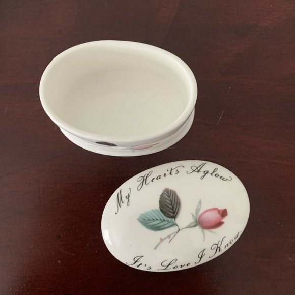 ⬇️Royal Adderley Floral Bone China Trinket Box - Picture 6 of 7